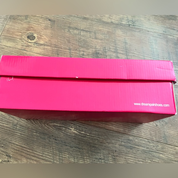 Dream Pairs Cream Pointed Flats - Picture 5 of 5